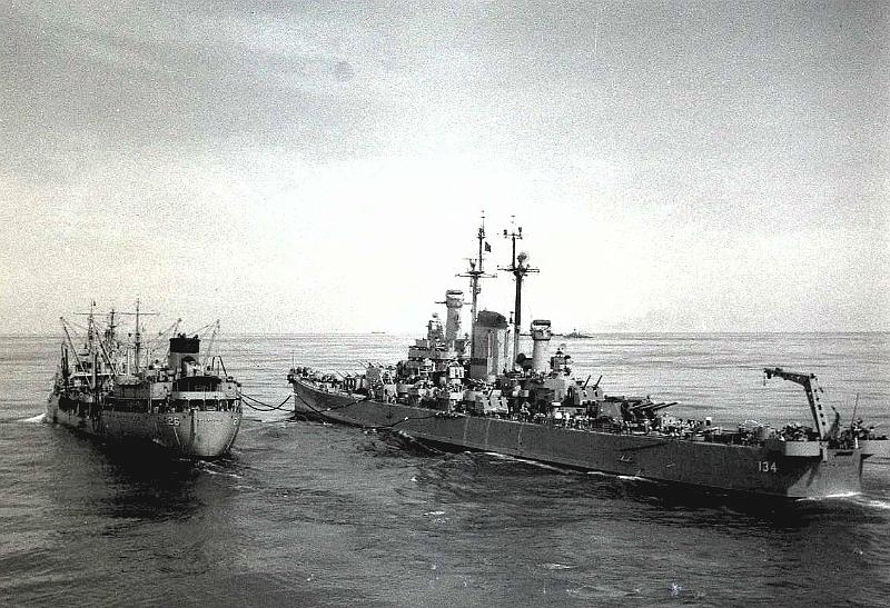 51-9 DesMoines CA-134 Refuling in Med. 